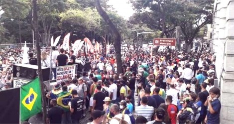 Multidão toma conta de BH contra decreto de Kalil que obrigou o "fechamento" do comércio (veja o vídeo)