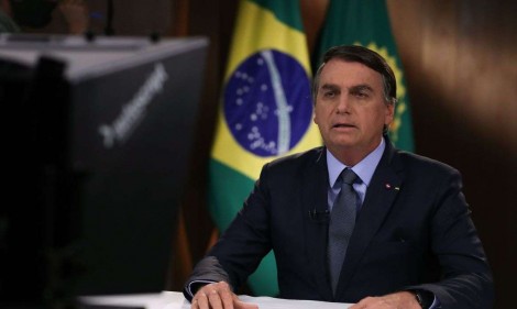 Bolsonaro bate na mesa e parte para assumir as  'rédeas' da pandemia (veja o vídeo)