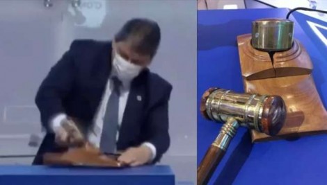 Com quebra de recordes, Tarcísio quebra suporte de martelo em leilão e web vai à loucura (veja o vídeo)