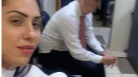 Selfie tirada na delegacia