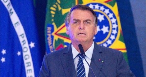Bolsonaro fala sobre "intervenção civil" e "fake news" do Estadão (veja o vídeo)