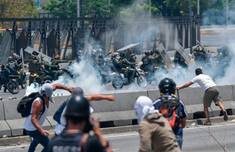 É impossível que o socialismo exista sem um nível implacável de violência