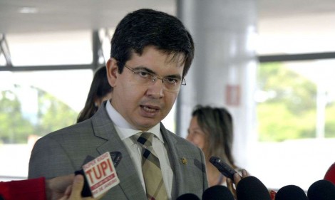 Senador DPVAT faz nova ameaça ao general Pazuello