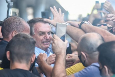 Bolsonaro é ovacionado por multidão no Espírito Santo (veja o vídeo)