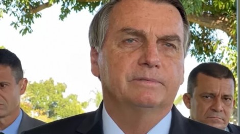 Bolsonaro desabafa e revela o terceiro milagre: “Estar no mandato ainda” (veja o vídeo)