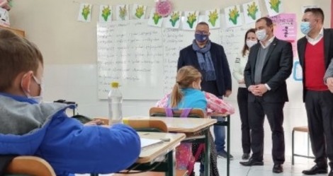 PTB entra na ação petista que quer impor linguagem neutra nas escolas de Santa Catarina