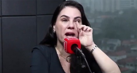 Em momento de pura emoção, comentarista chora em programa ao vivo, ao falar da saúde de Bolsonaro (veja o vídeo)