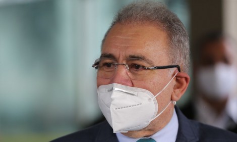 Queiroga garante: "Logo, logo, não precisaremos mais de máscara"