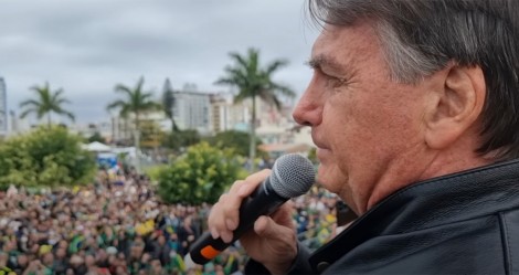 Em discurso histórico, milhares param para ouvir Bolsonaro em SC (veja o vídeo)