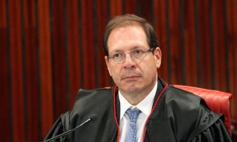 Advogado renomado faz carta aberta a ministro do TSE que desmonetizou o JCO