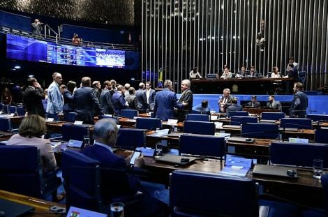 Senadores fecham os olhos para Voto Auditável, mas apresentarão PEC para segundo turno com três candidatos