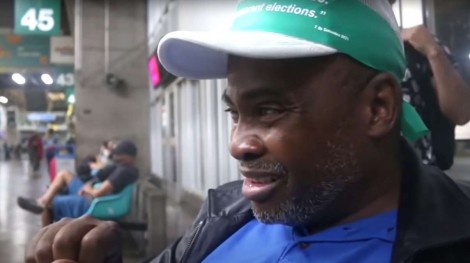 Ex-eleitor de Lula se emociona e diz como encontrou o patriotismo com Bolsonaro na presidência (veja o vídeo)