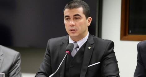 Com os "dias contados", Luis Miranda pede socorro à CPI para não ser cassado