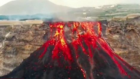 Vulcão Cumbre Vieja continua em erupção... Existe possibilidade real de um tsunami atingir o Brasil? (veja o vídeo)