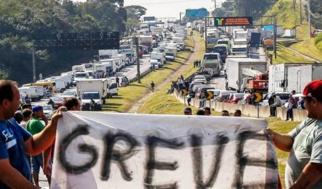 Greve dos caminhoneiros é ameaça para abalar o Brasil: Motivo de lamentação