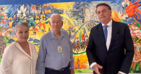 Bolsonaro recebe incrível obra de arte em homenagem ao Brasil e expõe à visitação pública no Palácio (veja o vídeo)