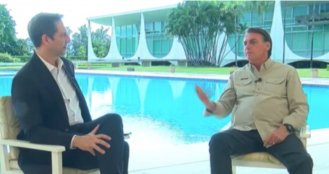 Bolsonaro explica como a oposição tenta inviabilizar auxílio de R$ 400 reais para a população carente (veja o vídeo)