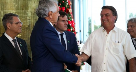 Bolsonaro assina adesão de Goiás a programa de recuperação fiscal e governador comemora ao vivo (veja o vídeo)