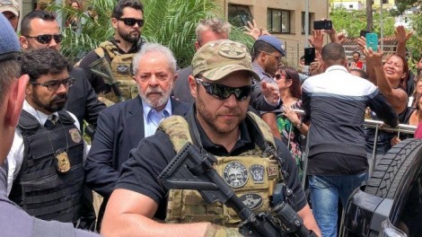 "Nunca vi bandido gostar de polícia", diz deputado sobre Lula (veja o vídeo)