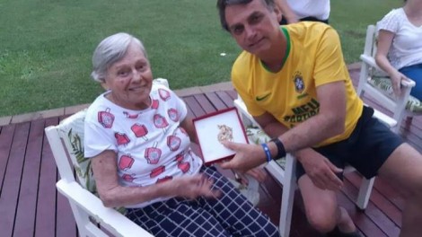 Segredo de Bolsonaro é revelado com o falecimento de sua mãe (veja o vídeo)