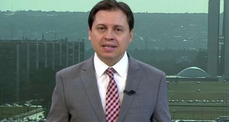Jornalista da Globo faz contorcionismo para culpar Bolsonaro pela tragédia de Petrópolis e recebe resposta à altura