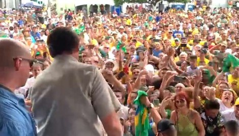 Povo surpreende Bolsonaro e grita o nome de Lula: “Seu lugar é na prisão” (veja o vídeo)