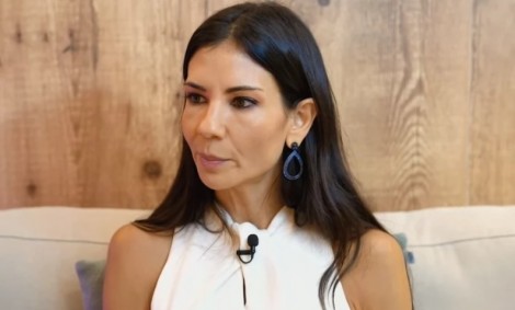 Com o Dia dos Namorados se aproximando, surge uma pergunta: O que Amanda Klein dará de presente para o "marido Bolsonarista"?