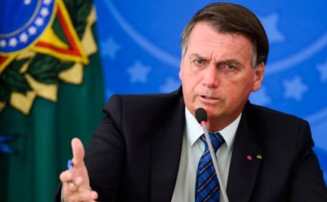 Bolsonaro bota governadores contra a parede e sanciona importante projeto sobre combustíveis