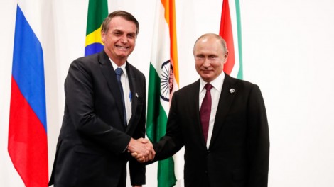 Em nova jogada de mestre, Bolsonaro revela conversa com Putin e diz que o Brasil pode começar a comprar diesel da Rússia (veja o vídeo)