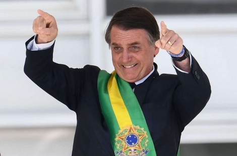 Vamos manter o Mito com sua faixa. Legitimamente!