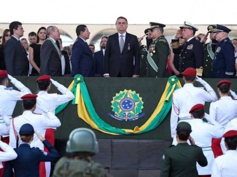 Chegou a hora de convocar os "soldados patriotas": Já derrubamos os peões, torres, cavalos e rainha. Só falta o rei bêbado