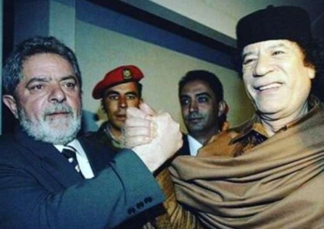 A repugnante afeição por ditadores: “Kadafi é meu amigo, meu irmão e líder”
