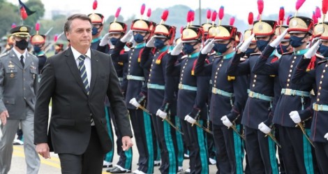 Em agenda intensa com militares, Bolsonaro vai a SP e recebe um recado do povo nas ruas (veja o vídeo)