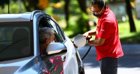 URGENTE: Em apenas 24 dias de governo Lula, Petrobras anuncia primeiro aumento da gasolina