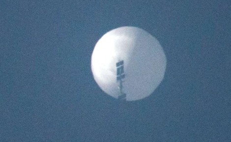 Neste momento, um "balão espião chinês" está sobrevoando a América Latina