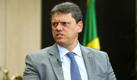 Com canetada magistral, Tarcísio facilita a vida dos paulistas