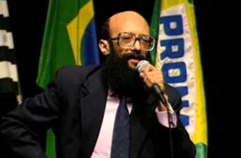 Se pudesse voltar no tempo, o que diria a Enéas Carneiro?