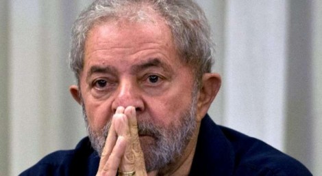 Doente, Lula adia viagem à China