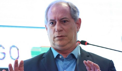 Antevendo o impeachment de Lula, Ciro prepara 'ressurreição' na política