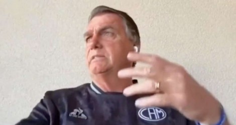 “Projetam o telhado, mas não tem alicerce”, diz Bolsonaro, sobre artista que 'fez o L' e se arrependeu (veja o vídeo)