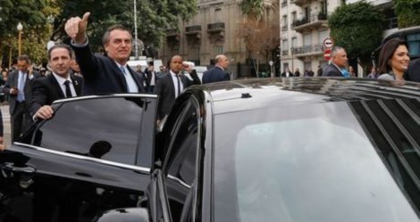 Empresas se oferecem pra presentear Bolsonaro com carro blindado