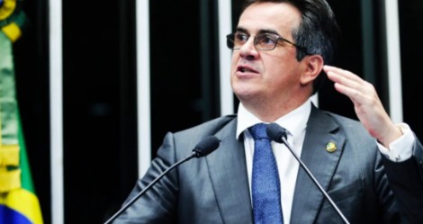 "Aumento de impostos e retirada de subsídios vão levar empresas à bancarrota", avisa senador sobre arcabouço fiscal