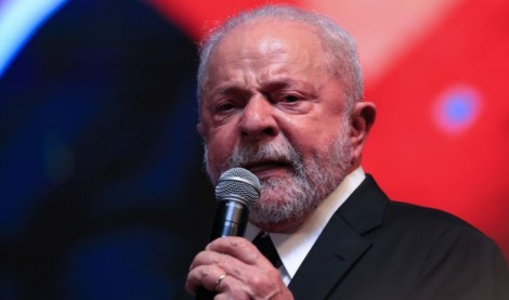 Lula fala bobagem sobre guerra, recebe dura resposta e faz Brasil passar vergonha