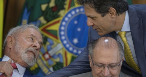 Improvisada e ineficaz, proposta de 'carro popular' de Lula coloca Alckmin 'contra o governo'