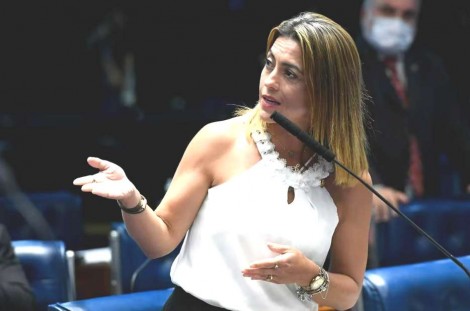 Soraya Thronicke sofre com quadro alérgico grave e novamente é internada