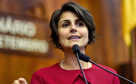 Sem “boquinha”, Manuela D’Ávila deixa o Brasil