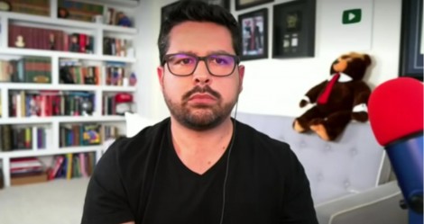 Jornalista diz ter recebido proposta indecente para ter suas redes sociais 'reativadas' (veja o vídeo)