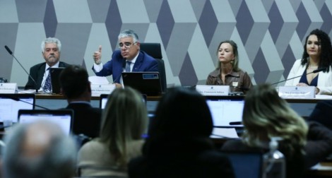 Direto do Senado, advogados de presos pelo 8/1 revelam a crueldade atrás das grades