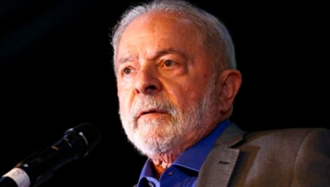 Lula vai a Hospital e passa por procedimento