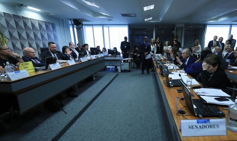 Decisão do senado joga verdadeiro balde de água fria nas intenções da esquerda